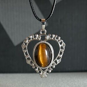 Tiger Eye Heart Design Pendant Natural Crystal Gemstone Necklace